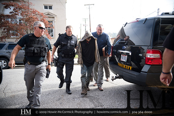 101317-ohio-manhunt-03